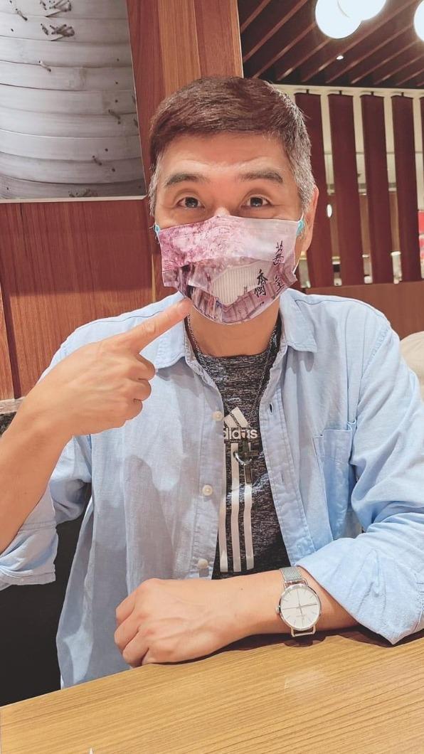 64歲李鳳新重返校園精進自我。（圖／翻攝自李鳳新臉書）