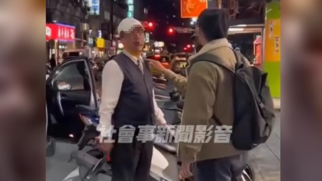 行人控訴小黃運將未禮讓行人。（圖／翻攝自社會事新聞影音）