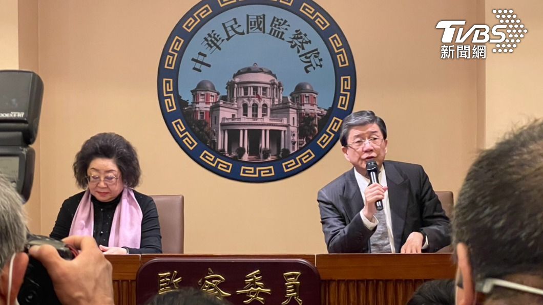 二二八前夕，監委蔡崇義、范巽綠今（24）日提出「林宅血案結案調查報告」。（圖／記者林恩如攝）