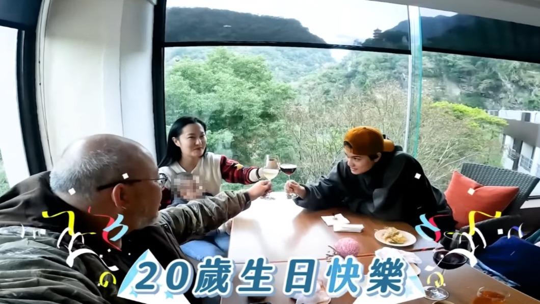 趙小僑一家赴花蓮太魯閣旅遊,慶祝劉子銓生日。(圖/翻攝自YouTube 趙小僑女人說)