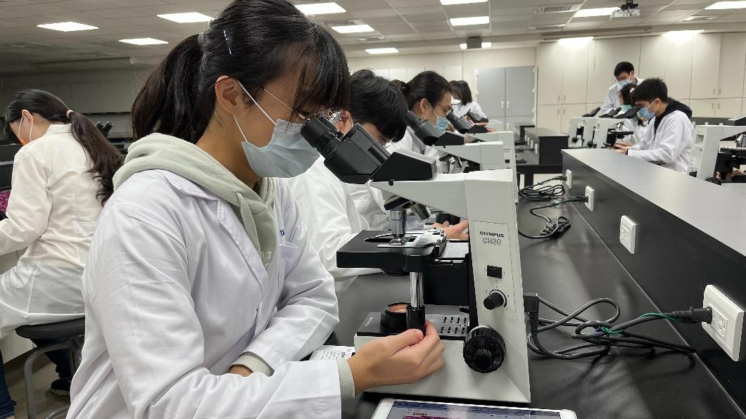 含金量超高!「醫學電資」最強科系聯手 一畢業就賺爆