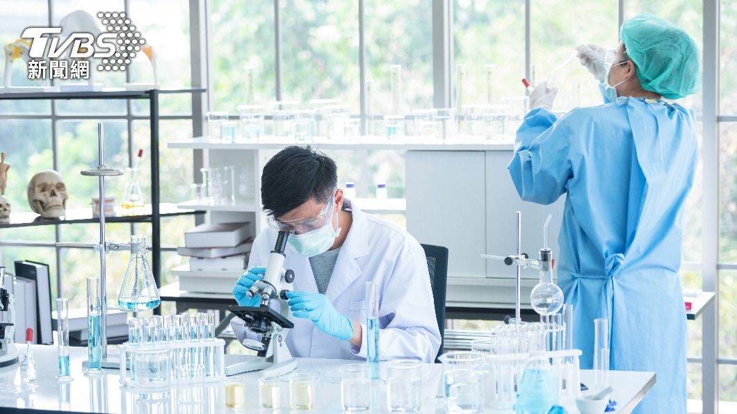 選D的朋友擁有極高的毅力,適合做研究或開發人員。(示意圖,非當事人/shutterstock達志影像)