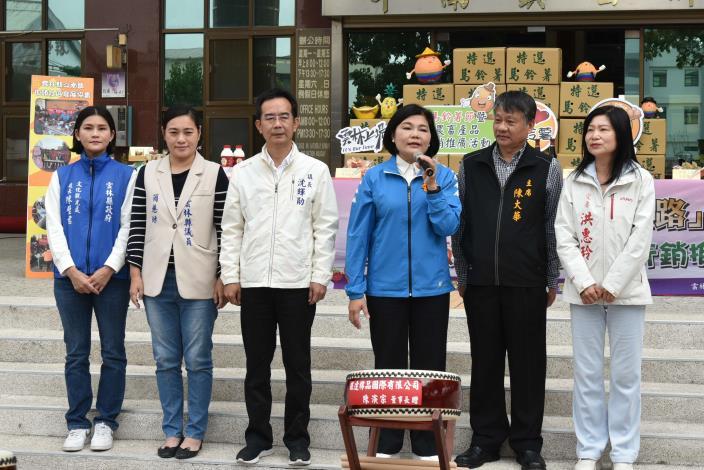 斗南是全台馬鈴薯生產重鎮,張縣長與斗南鎮長沈暉勛邀請大家參與馬鈴薯節