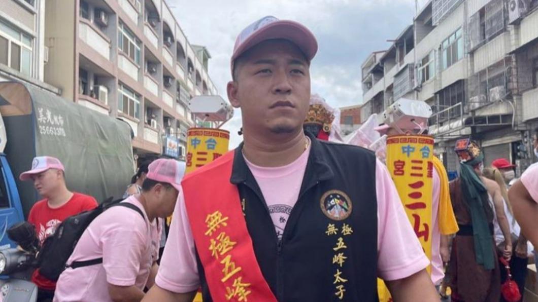 草爺近期跨足各領域。(圖/翻攝自草爺臉書)
