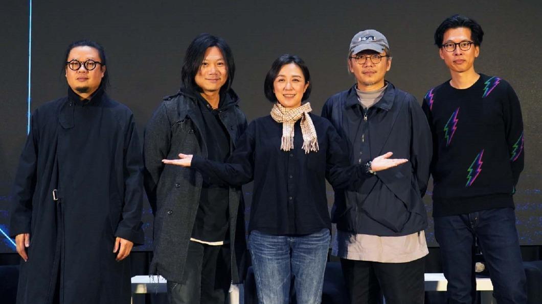 王耀邦(左起)、瑪莎、黃韻玲、王宗欣、陳德政暢談辦展甘苦談。(圖/北流提供)