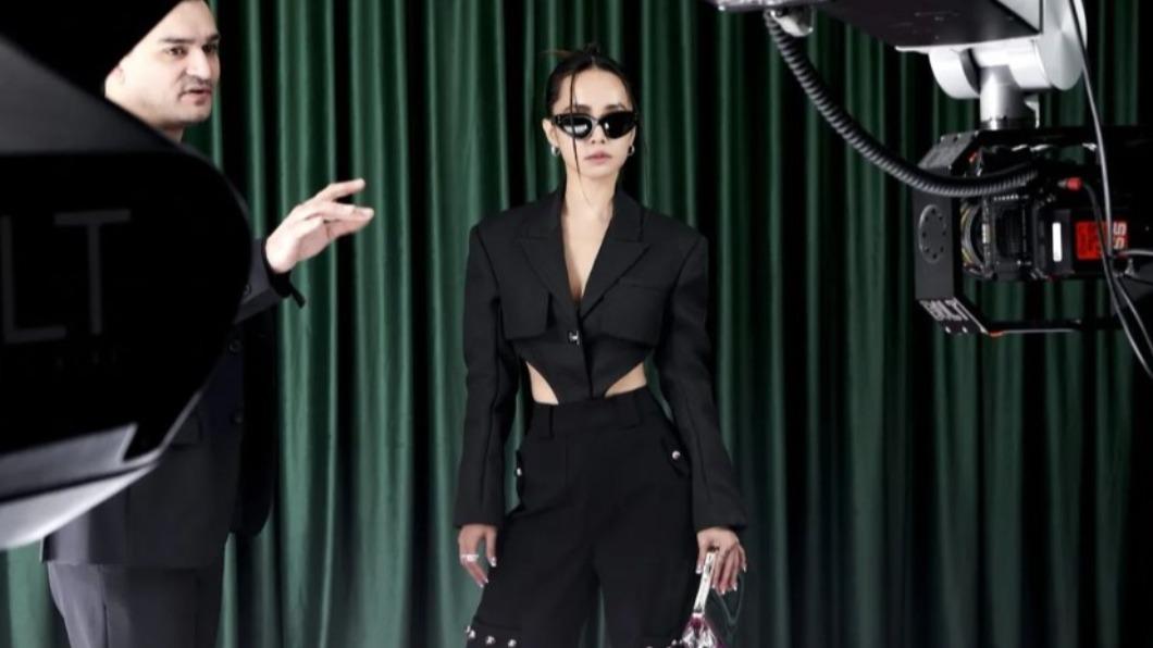 蔡依林現身2023米蘭時裝週。(圖/翻攝自@jolin_cai IG)