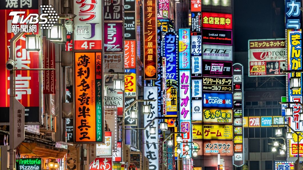 歌舞伎町的燈紅酒綠讓不少觀光客到當地朝聖。(示意圖/shutterstock達志影像)