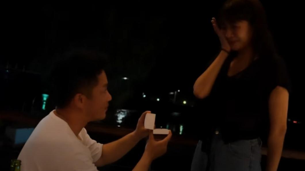 Junior向林萱瑜求婚成功。（圖／翻攝自Junior臉書）