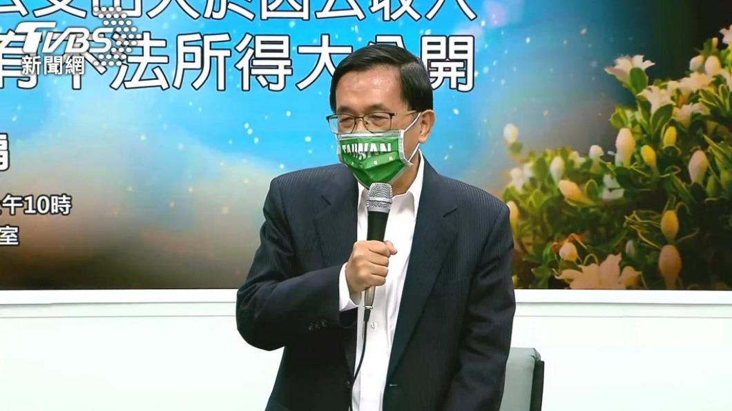 見盧秀燕「2個動作」 陳水扁台上大讚:她能更上一層樓