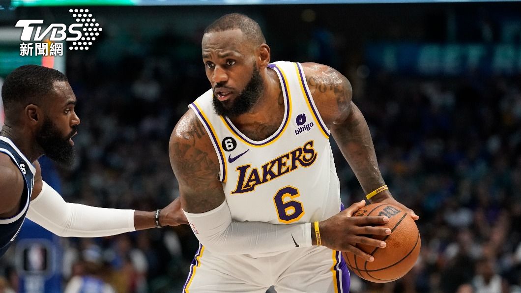 NBA/落後27分神逆轉!湖人詹姆斯、戴維斯聯手擊敗獨行俠