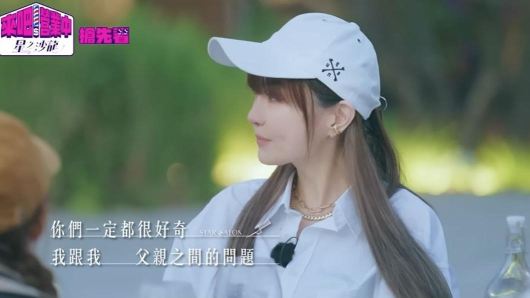 謝金燕在節目中提到豬哥亮哽咽。(圖/翻攝自《來吧!營業中2》節目片段)