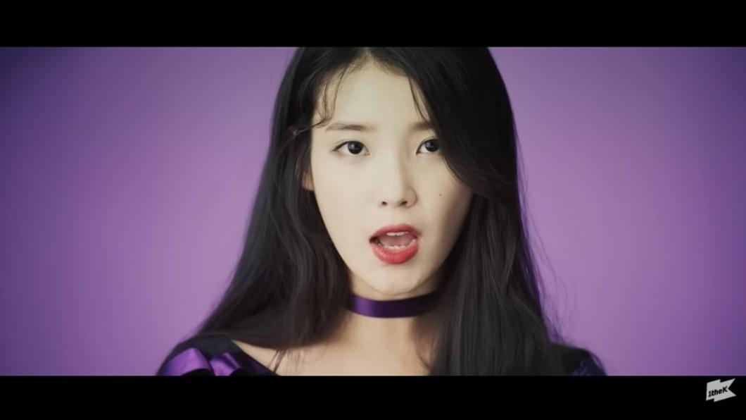 IU的《스물셋Twenty-three》正式開啟年齡系列歌曲。(圖/翻攝自1theK YouTube)