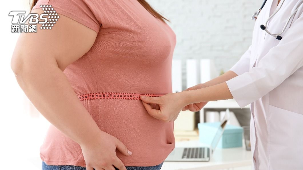 婦1年胖10kg竟罹卵巢癌!悄長7cm腫瘤 醫:5症狀當心