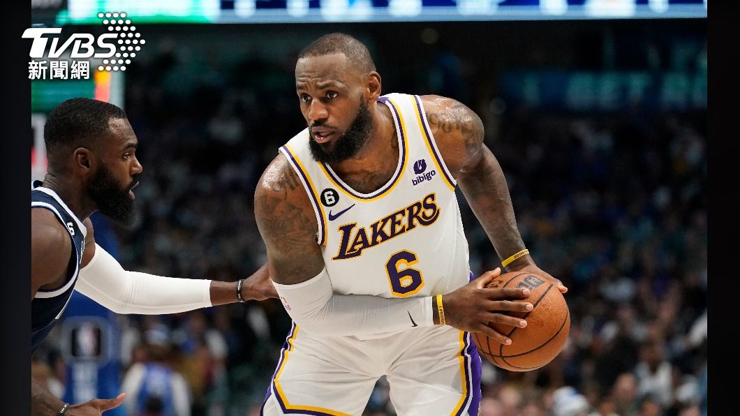 NBA/湖人陷危機?詹皇右腳扭傷 要進季後賽更難了