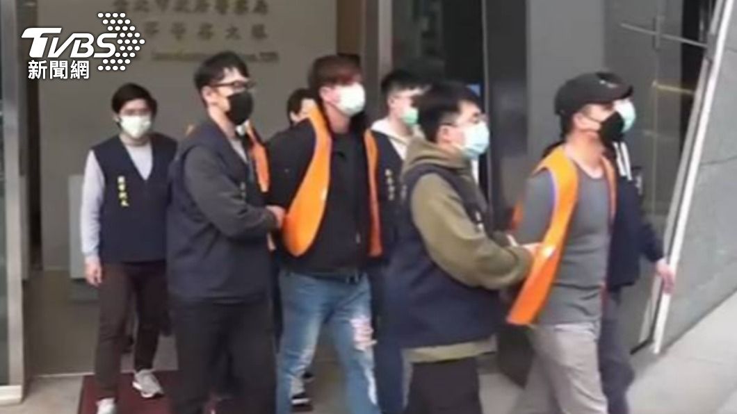 警方逮捕8人。(圖/TVBS)