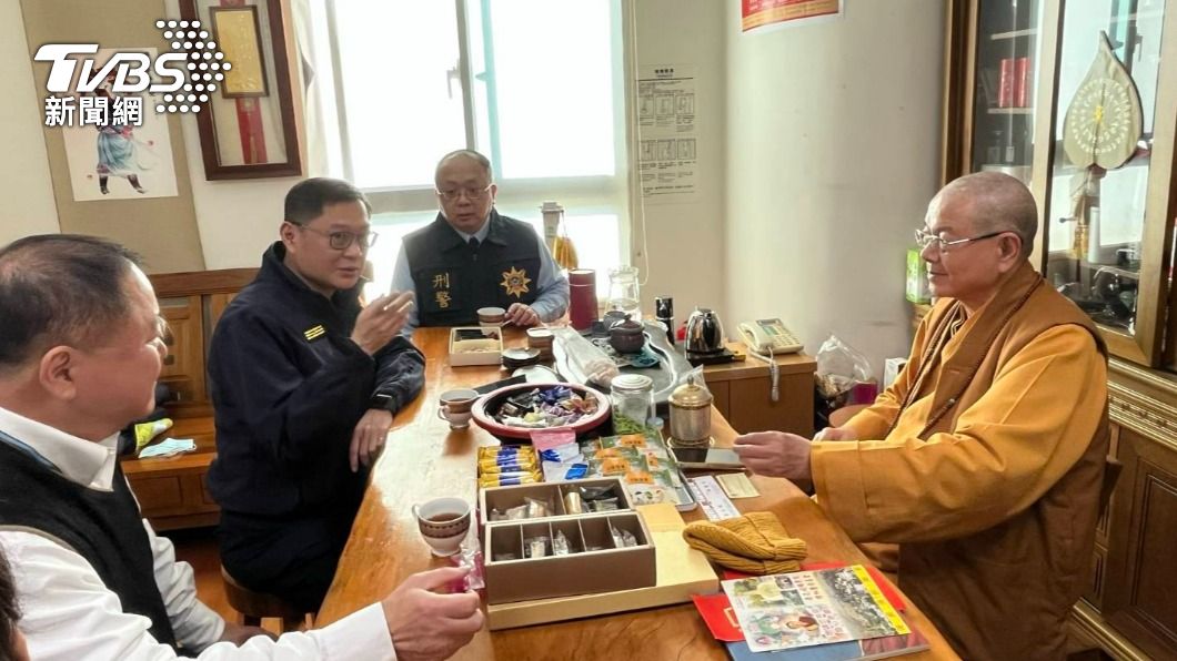 防詐意識興起!土城警上晚課、永和警出動百貨電視牆宣導