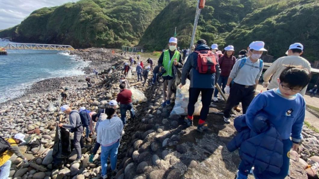 龜山島3/1開放登島 淨灘清出2840公斤垃圾