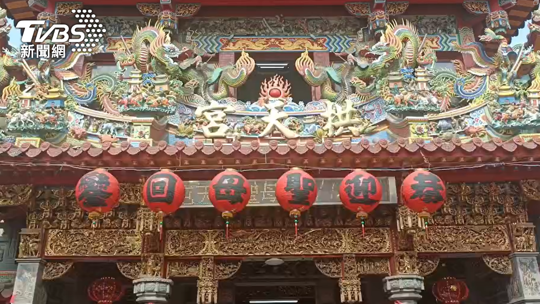 228連假的人潮堪比過年。（圖／TVBS）