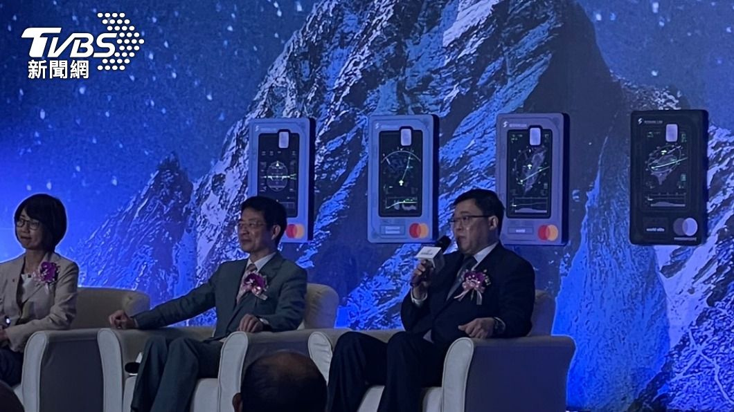 張國煒自嘲「綠光罩頂」!親曝星宇玉山聯名卡設計寓意