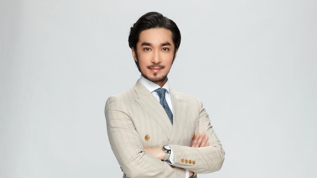王又正為該節目製作人兼主持人。(圖/中天提供)