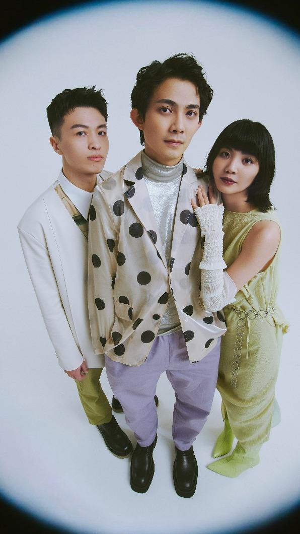 大象體操預告今年將會有大型世界巡演計畫。(圖/Young Team Productions提供)