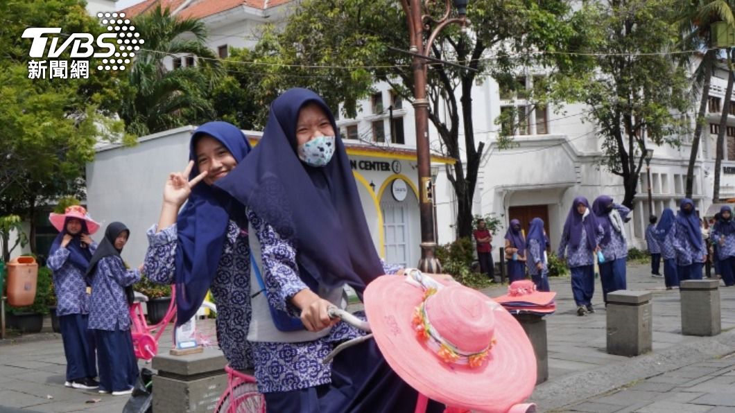 印尼省長建議「高中生提早至5點上學」 教師、家長全反對