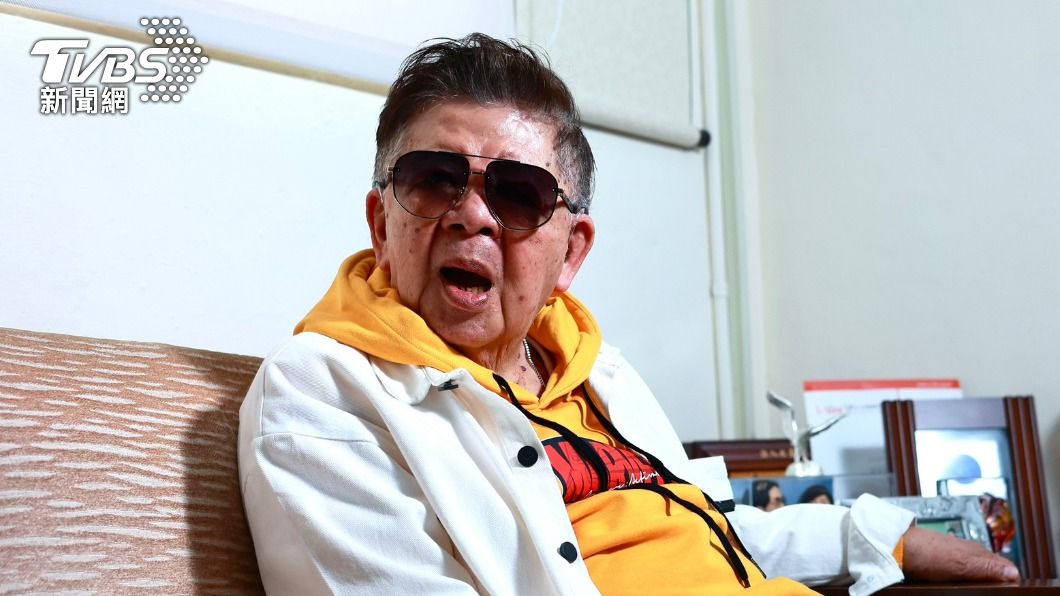 治病賣4房產！82歲秀場天王驚傳「送醫開刀」　病況曝光