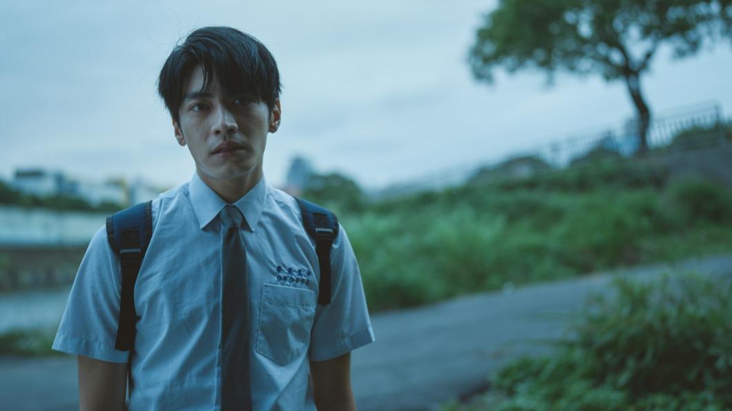 宋柏緯在《黑的教育》飾演欺善怕惡的白目高中生韓吉。(圖/禾豐九路提供)