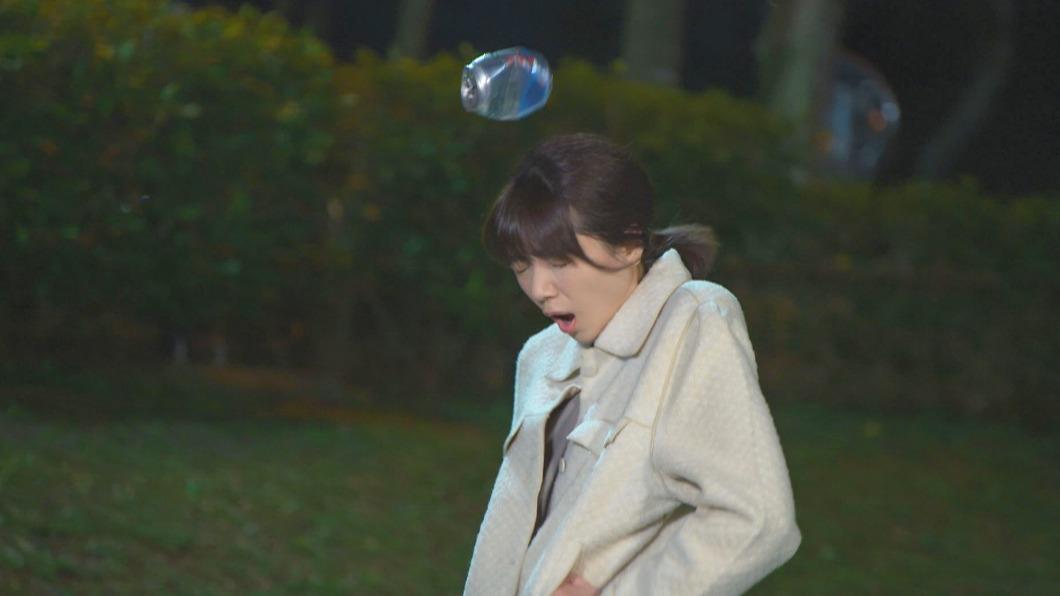 受封警界之花！女星遭「鋁罐砸頭20次」驚見額頭嚴重瘀青