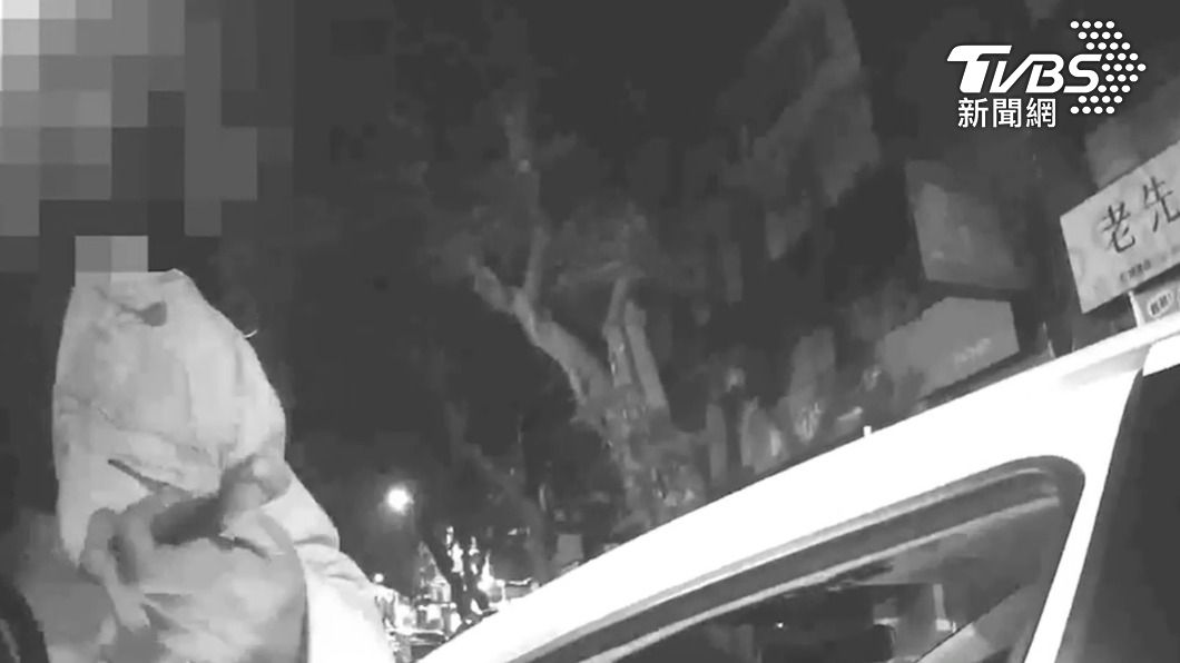 自找「麻」煩!男大生吞雲吐霧 濃厚毒味飄散下秒被抓