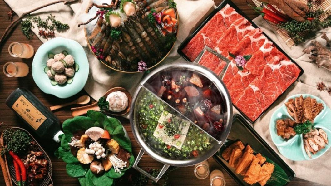 全台獨創的青紅鴦雙鍋「青花驕」。(圖/王品集團提供)