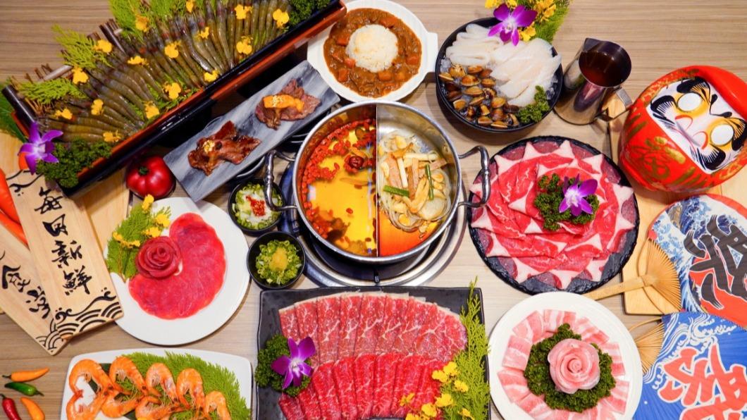 涮樂和牛有和牛握壽司、和牛黑咖哩、和牛蛋餃等豐富選擇。(圖/涮樂和牛鍋物食べ放題提供)