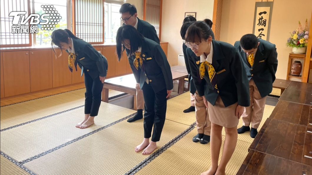 高餐大仿造「日式塌塌米高檔飯店」 學生全程日語服務