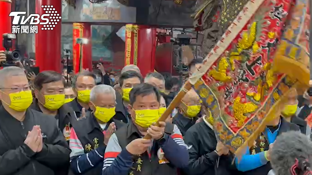頭旗將會先進神房內。(圖/TVBS)