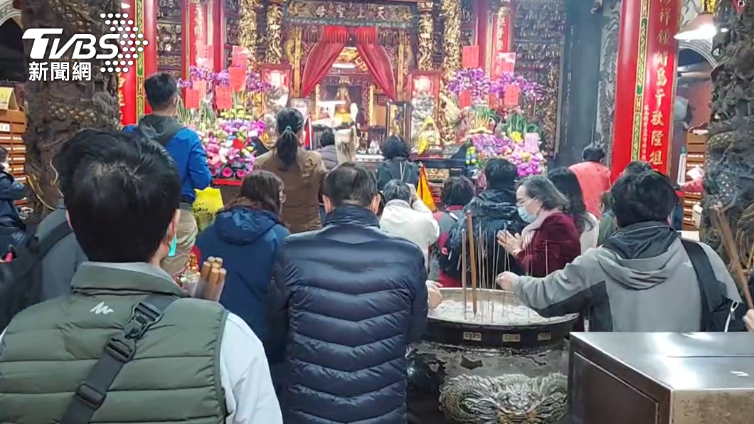 進香圓滿達成!白沙屯拱天宮開爐儀式 信徒凌晨感動參拜