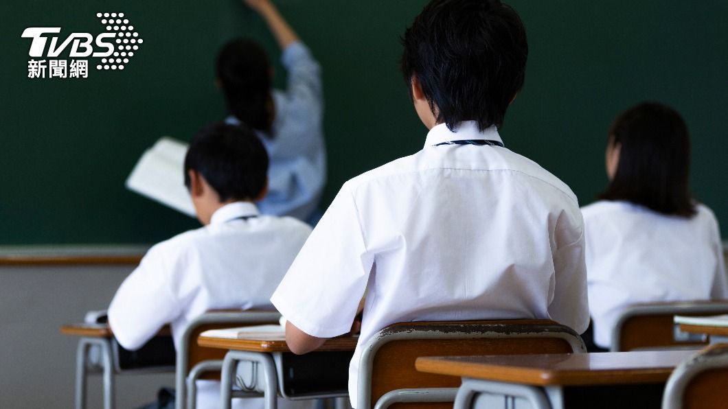 日13歲國一生帶菜刀到校砍同學 向師稱:砍的是誰都行