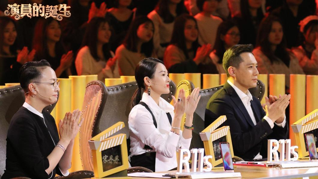 章子怡(中)擔任導師。(圖/八大提供)