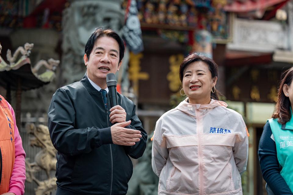 賴清德大力輔選蔡培慧。(圖/翻攝自賴清德臉書)