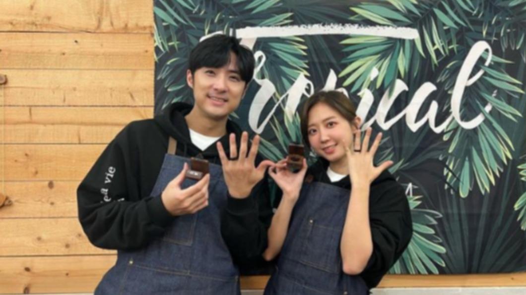 藝人李運慶(圖左)和洪詩(圖右)悄悄登記結婚。(圖/翻攝自@angelhong IG)