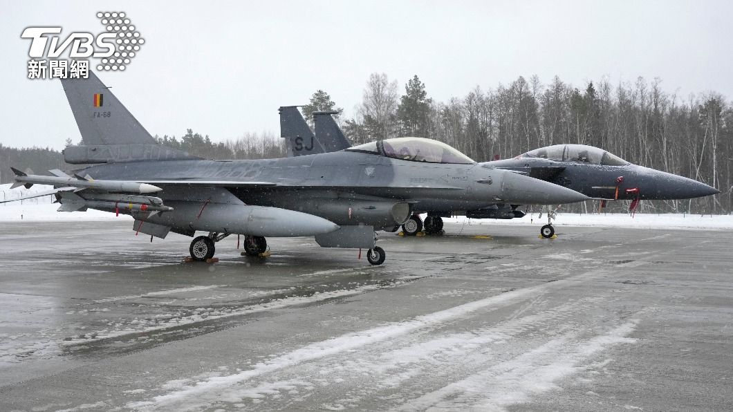 F-16戰機製造商表示,願意配合美烏兩國意願,開放訓練中心及維修基地協助烏克蘭。(圖/資料畫面)