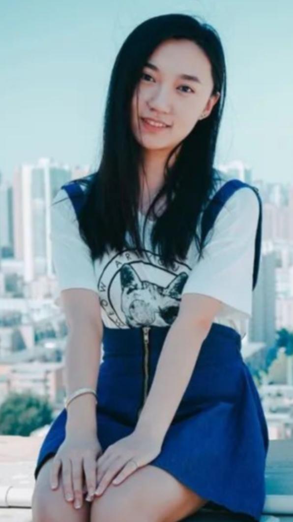 朱悅萌當兵前舊照。(圖/翻攝自微博)
