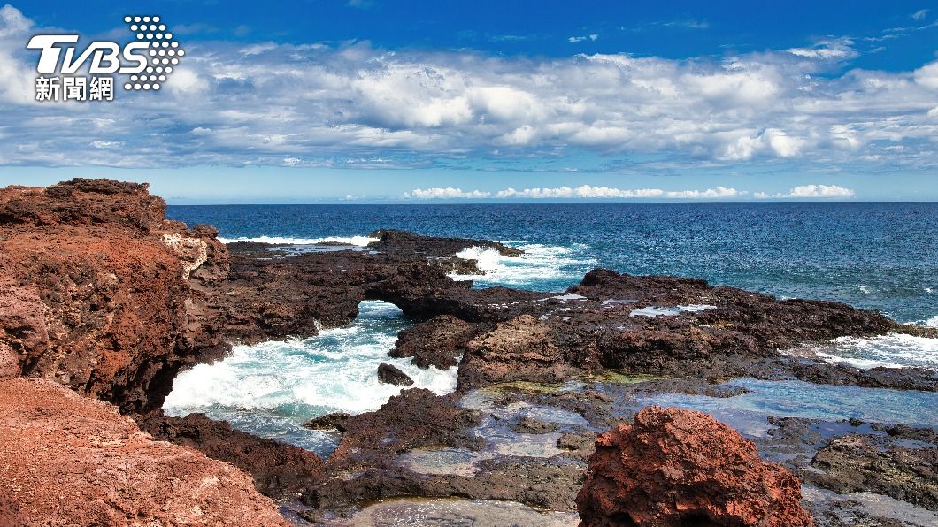兩人游了3個小時才返回拉奈島。(示意圖/shutterstock達志影像)