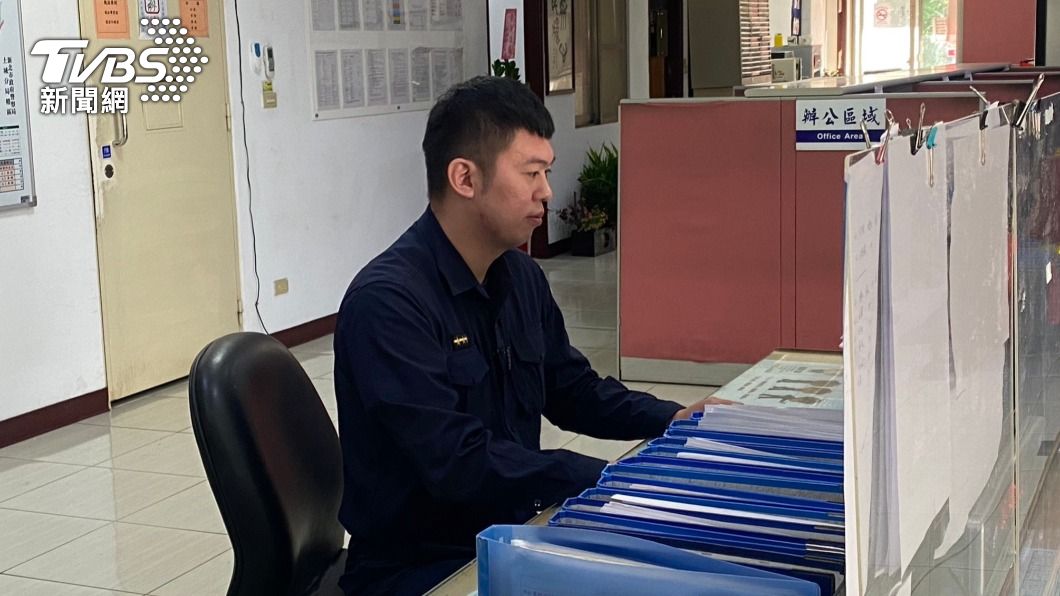 阻詐月冠軍警員蔡博任。(圖片來源/TVBS)