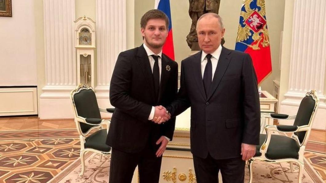 普欽日前接見卡德羅夫的長子阿赫馬特(Akhmat Kadyrov),是20多年來首次有卡德羅夫以外的人代表車臣晉見普欽。(圖/翻攝自 推特@BocanekMarek)
