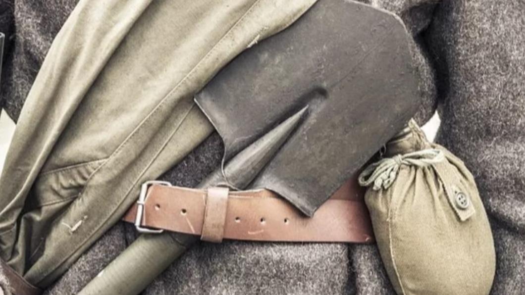 「MPL-50」小型工兵鏟發明於1869年,在俄國被神話為「具殺傷力的工具」。(圖/翻攝自《BBC》)