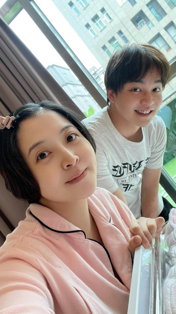 李亮瑾和張峰奇育有2子。(圖/翻攝自李亮瑾臉書)