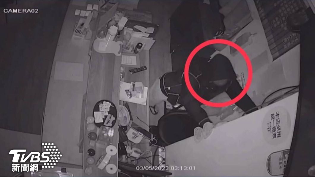 竊嫌以為緊包頭套，卻因為每次行竊手法都一樣，警方一秒認出陳嫌。