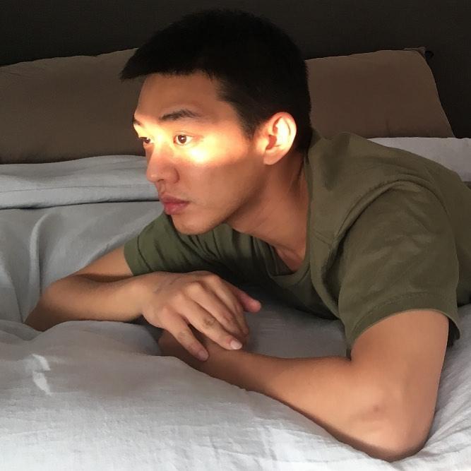 劉亞仁貴為30多歲就拿下多個重要獎項的影帝，外界仍不看好他復出之路。（圖／翻攝自劉亞仁IG）