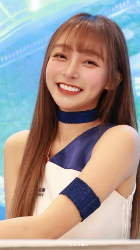 人氣女神林襄為中職應援。(圖/翻攝自林襄IG)