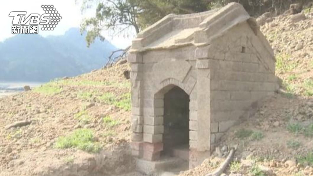 雨量慘兮兮!石門水庫蓄水率跌破7成 「土地公廟」現蹤